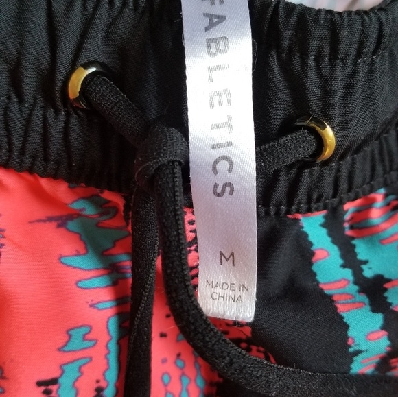 Fabletics shorts medium - Picture 4 of 4